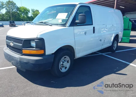 2013 Chevrolet Express 2500 Work Van z USA, uszkodzony, nr VIN 1GCWGFBA8D1141378